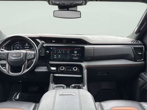 Used 2025 GMC Sierra 2500 AT4 image 15