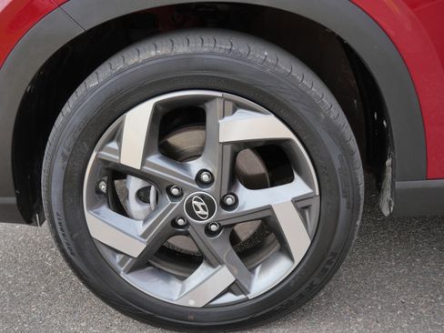Used 2025 Hyundai Venue SEL FWD image 15