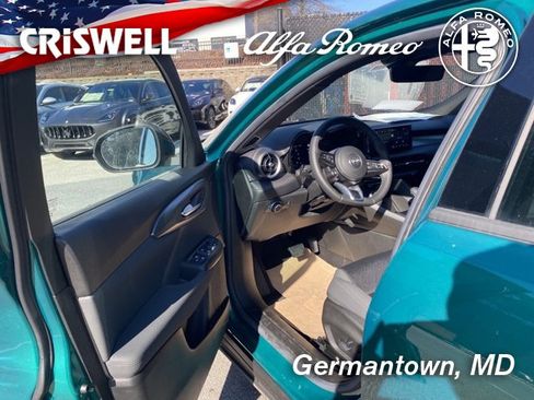 Used 2024 Alfa Romeo Tonale Ti image 18