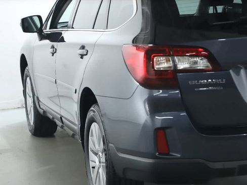 Used 2017 Subaru Outback 2.5i Premium image 38