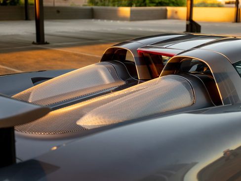 Used 2004 Porsche Carrera GT RWD image 32