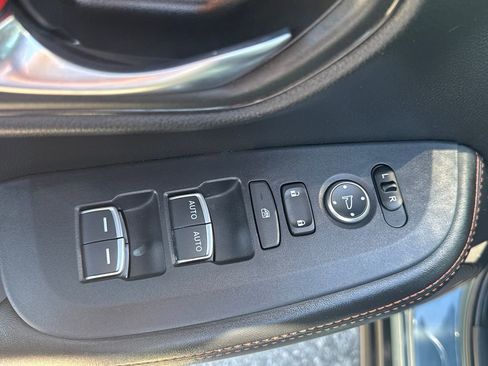 Used 2024 Honda HR-V Sport image 11