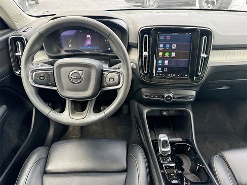 Used 2024 Volvo XC40 B5 Plus image 25