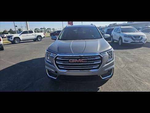 Used 2024 GMC Terrain SLT AWD/4WD image 8