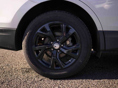 Used 2018 Chevrolet Equinox LT image 23