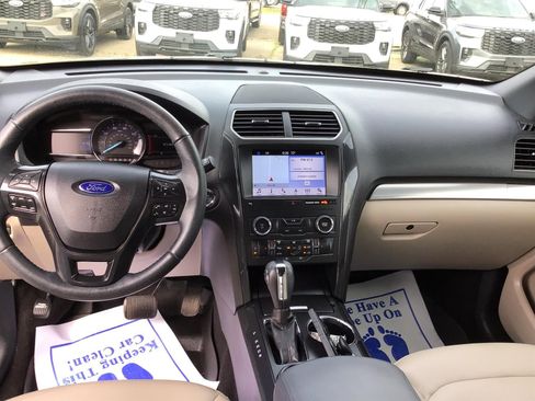Used 2019 Ford Explorer XLT w/ Equipment Group 202A image 2