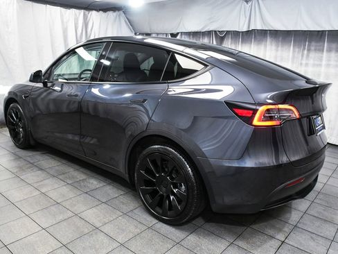 Used 2025 Tesla Model Y Long Range AWD/4WD image 4
