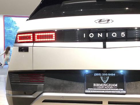 Used 2024 Hyundai Ioniq 5 SEL image 17