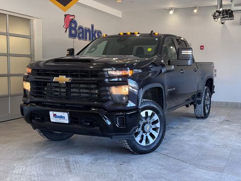 Certified 2024 Chevrolet Silverado 2500 Custom w/ Custom Value Package image 2