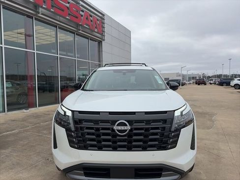 New 2026 Nissan Pathfinder Platinum image 6