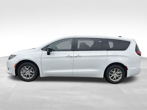 New 2026 Chrysler Voyager LX FWD image 6