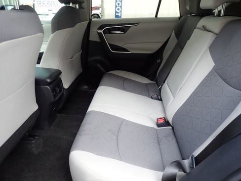 Used 2023 Toyota RAV4 XLE image 9