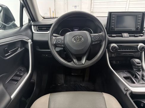 Used 2021 Toyota RAV4 LE FWD image 21