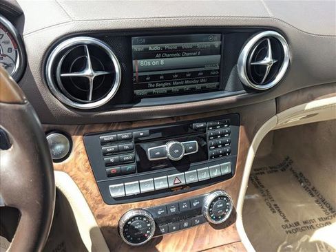Used 2014 Mercedes-Benz SL 550 image 15