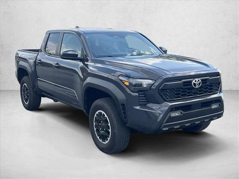 Used 2025 Toyota Tacoma TRD Off-Road image 3