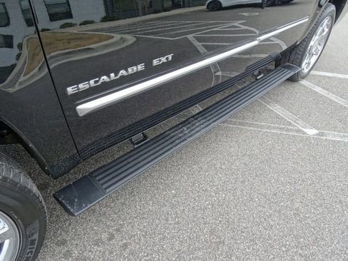 Used 2013 Cadillac Escalade EXT Premium image 41