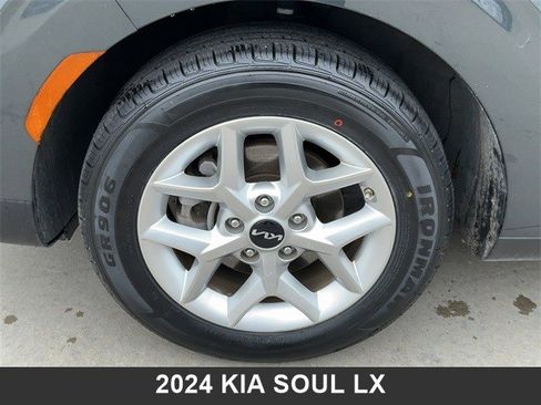 Used 2024 Kia Soul LX w/ Option Group 015 image 9