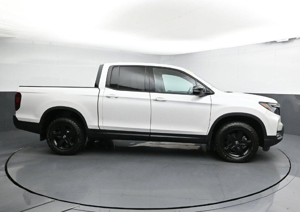 Used 2023 Honda Ridgeline Black Edition image 9