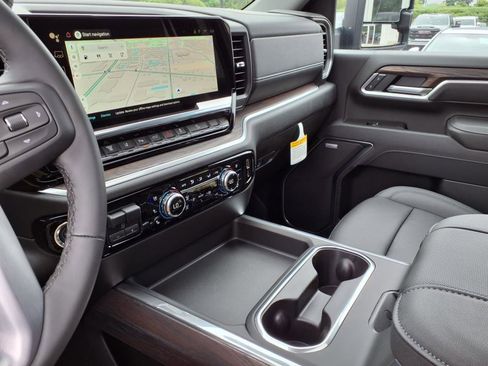 New 2025 GMC Sierra 2500 SLT w/ SLT Premium Package image 20