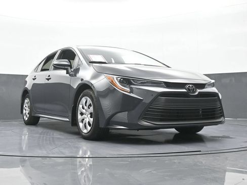 Used 2025 Toyota Corolla LE FWD image 55