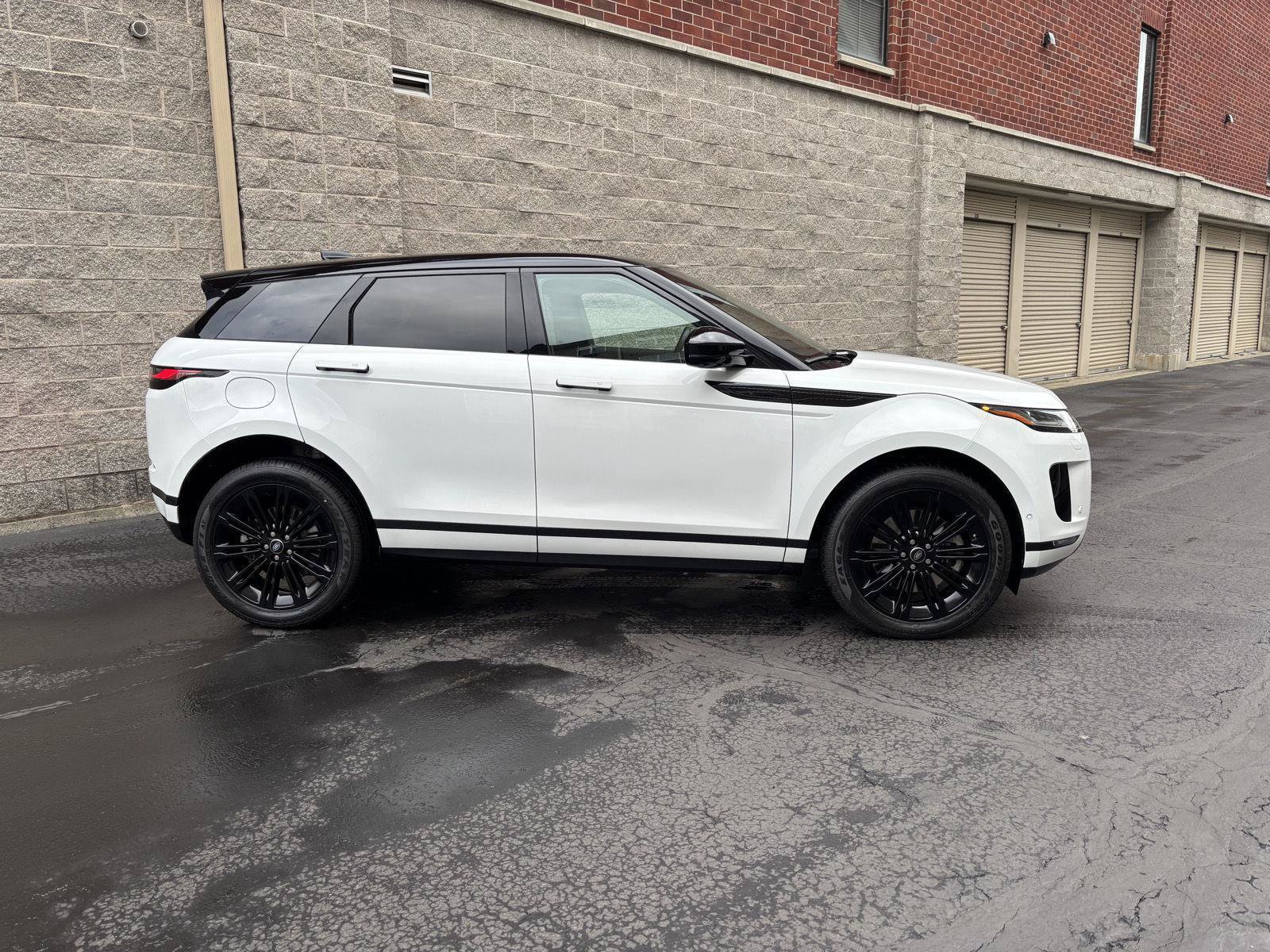 Used 2025 Land Rover Range Rover Evoque S AWD/4WD image 2