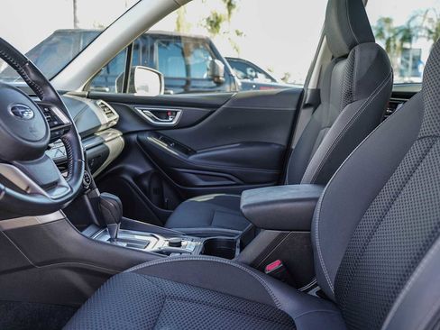 Used 2020 Subaru Forester Premium image 15