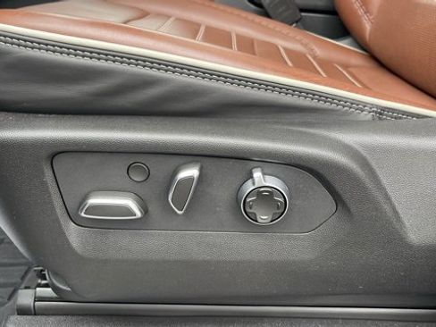 Used 2024 GMC Yukon XL Denali Ultimate image 13