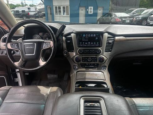 Used 2018 GMC Yukon XL Denali w/ Denali Ultimate Package AWD/4WD image 13