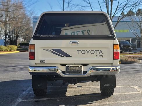 Used 1990 Toyota Pickup SR5 image 6