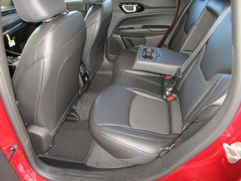 New 2026 Jeep Compass Latitude image 15