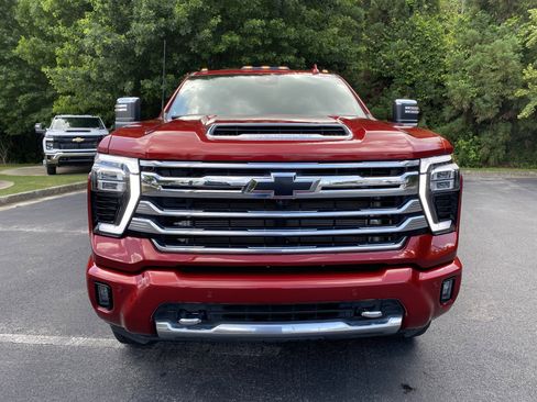 Used 2024 Chevrolet Silverado 2500 High Country w/ High Country Premium Package image 3