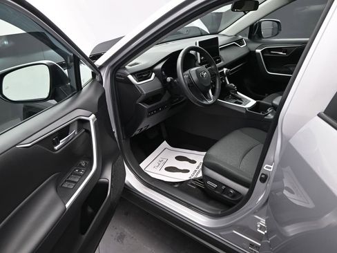 Used 2023 Toyota RAV4 XLE w/ Convenience Package image 18