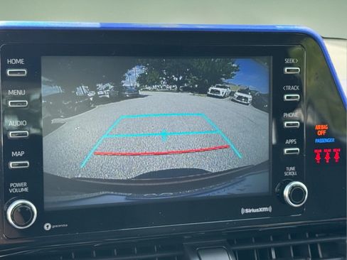 Used 2021 Toyota C-HR XLE FWD image 29