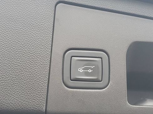 Certified 2023 Cadillac XT4 Sport AWD/4WD image 7