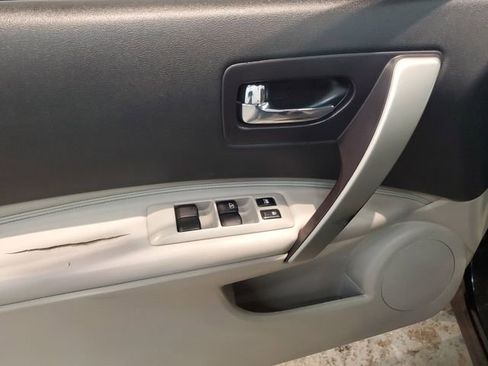 Used 2008 Nissan Rogue SL w/ Premium Pkg image 11