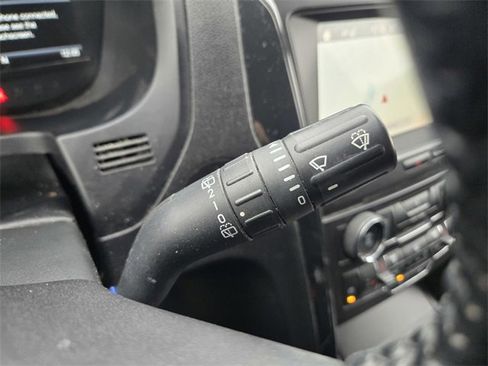 Used 2018 Ford Explorer XLT w/ Equipment Group 202A image 21