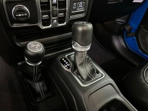 Used 2023 Jeep Wrangler Unlimited Sahara w/ Cold Weather Group AWD/4WD image 22