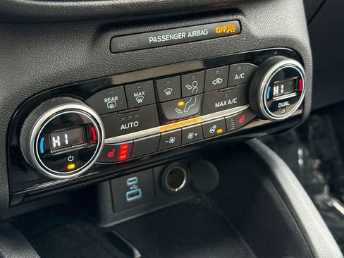 Certified 2021 Ford Escape Titanium w/ Titanium Elite Package image 22