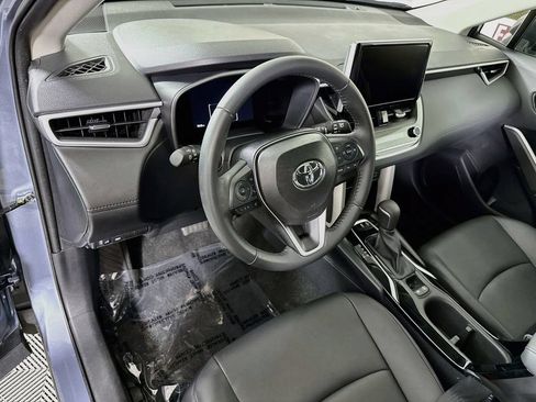 Certified 2025 Toyota Corolla Cross XLE w/ Convenience Package AWD/4WD image 19