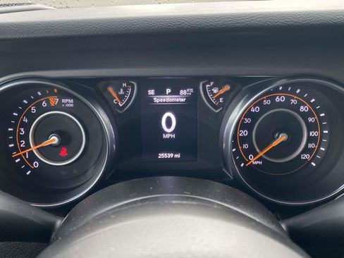 Used 2023 Jeep Gladiator Sport image 25