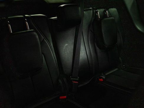 Used 2025 Chrysler Pacifica Select FWD image 11