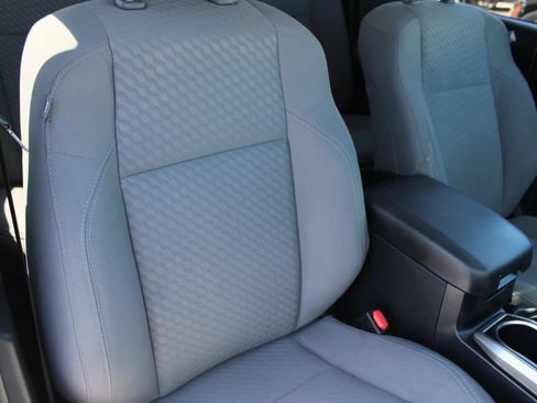 Used 2022 Toyota Tacoma SR5 RWD image 12