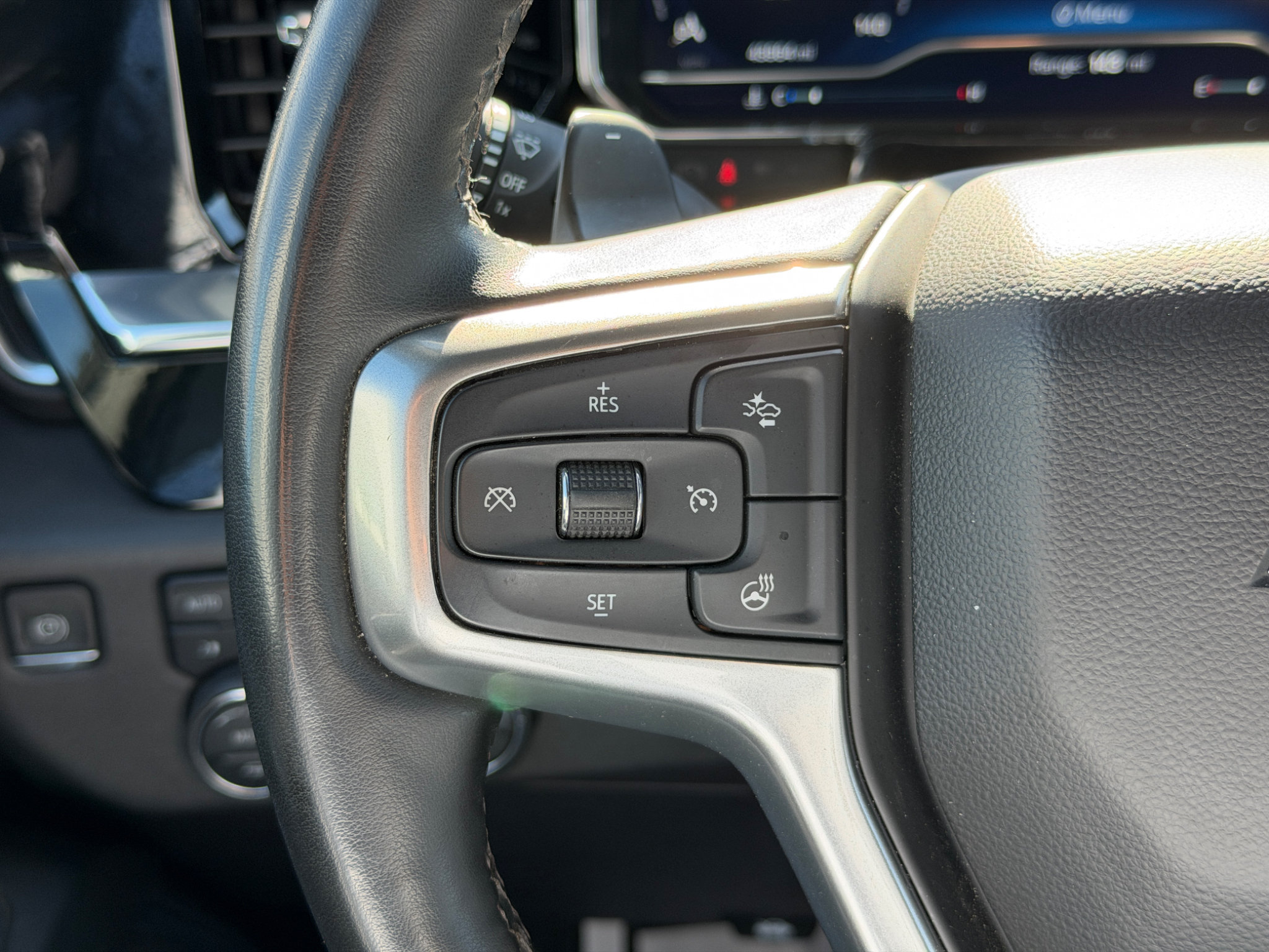 Used 2023 Chevrolet Silverado 1500 RST w/ Convenience Package II AWD/4WD image 9
