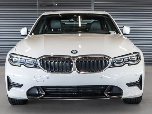 Used 2019 BMW 330i Sedan w/ Premium Package RWD image 10