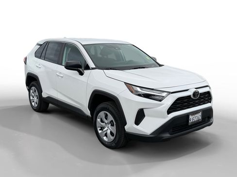 Used 2024 Toyota RAV4 LE image 7