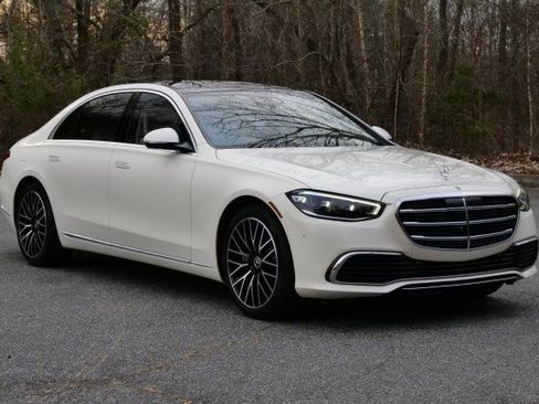 Used 2023 Mercedes-Benz S 580 4MATIC Sedan image 4