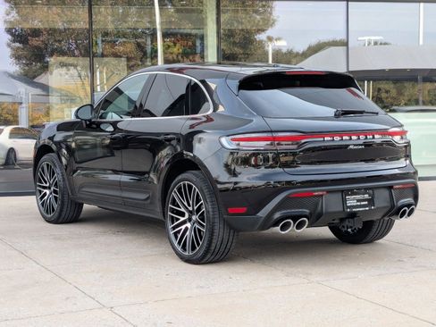 Certified 2025 Porsche Macan image 3