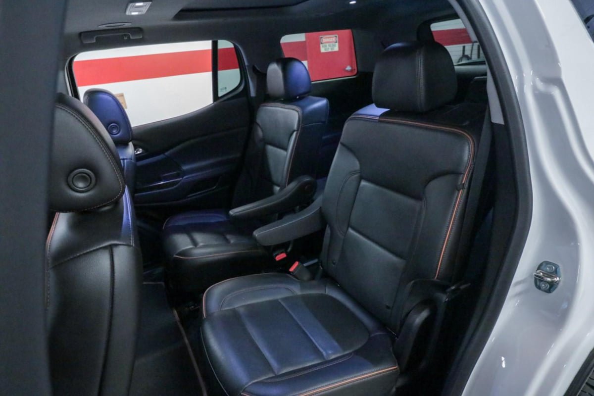 Used 2023 GMC Acadia AT4 w/ Technology Package AWD/4WD image 13