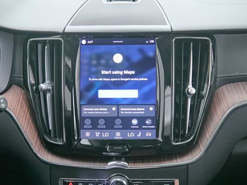 Certified 2023 Volvo XC60 B6 Ultimate w/ Climate Package AWD/4WD image 30
