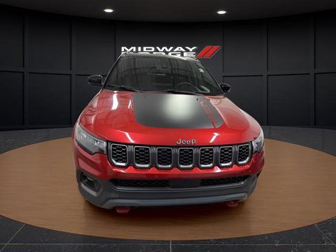 Used 2025 Jeep Compass Trailhawk AWD/4WD image 5